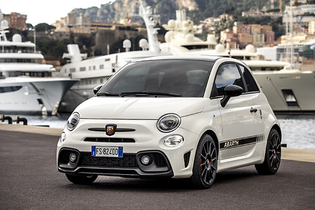 The Abarth 595 wins the “Auto Motor und Sport” magazine “Best Cars”  competition for the 6th time in a row, Abarth