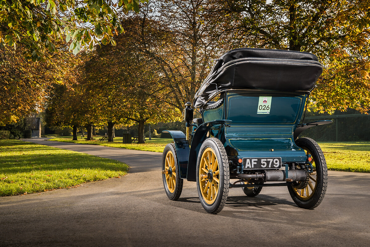 UK'S OLDEST FIAT TO DRIVE IN LONDON TO BRIGHTON VETERAN CAR RUN