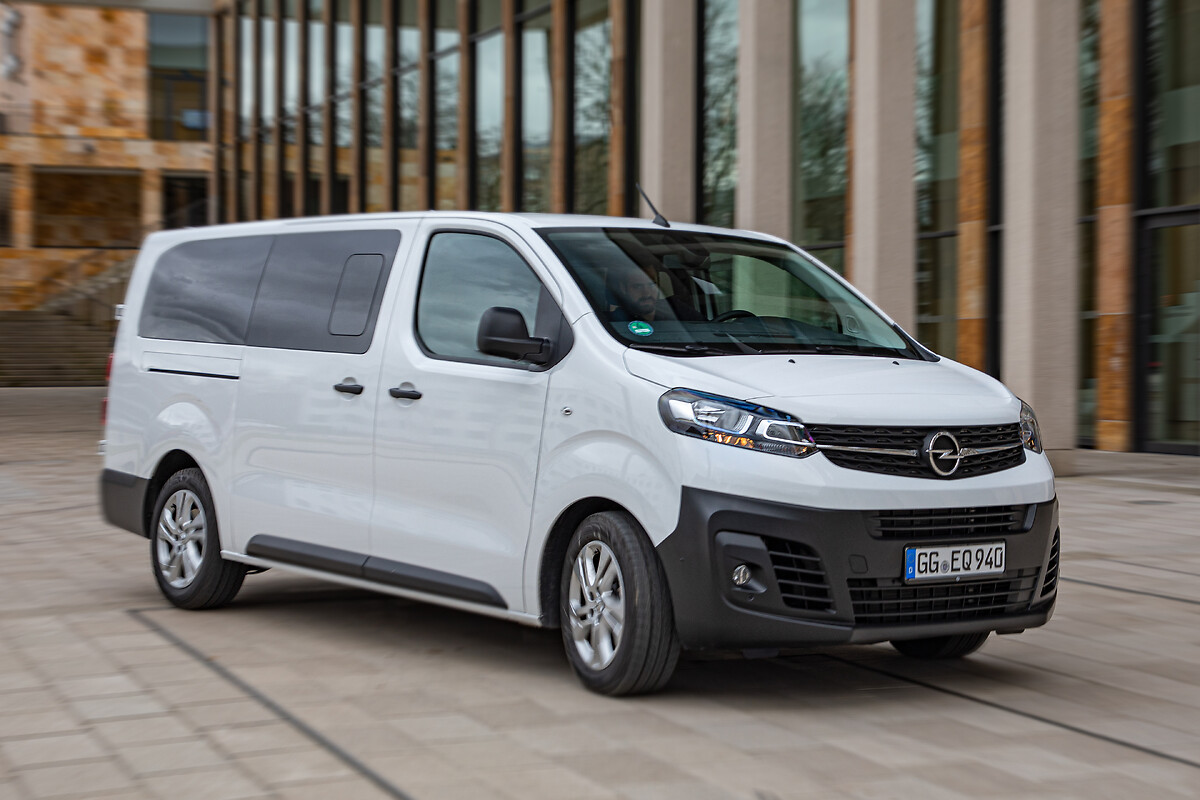 New Opel Vivaro Combi: Travel in Style, Opel
