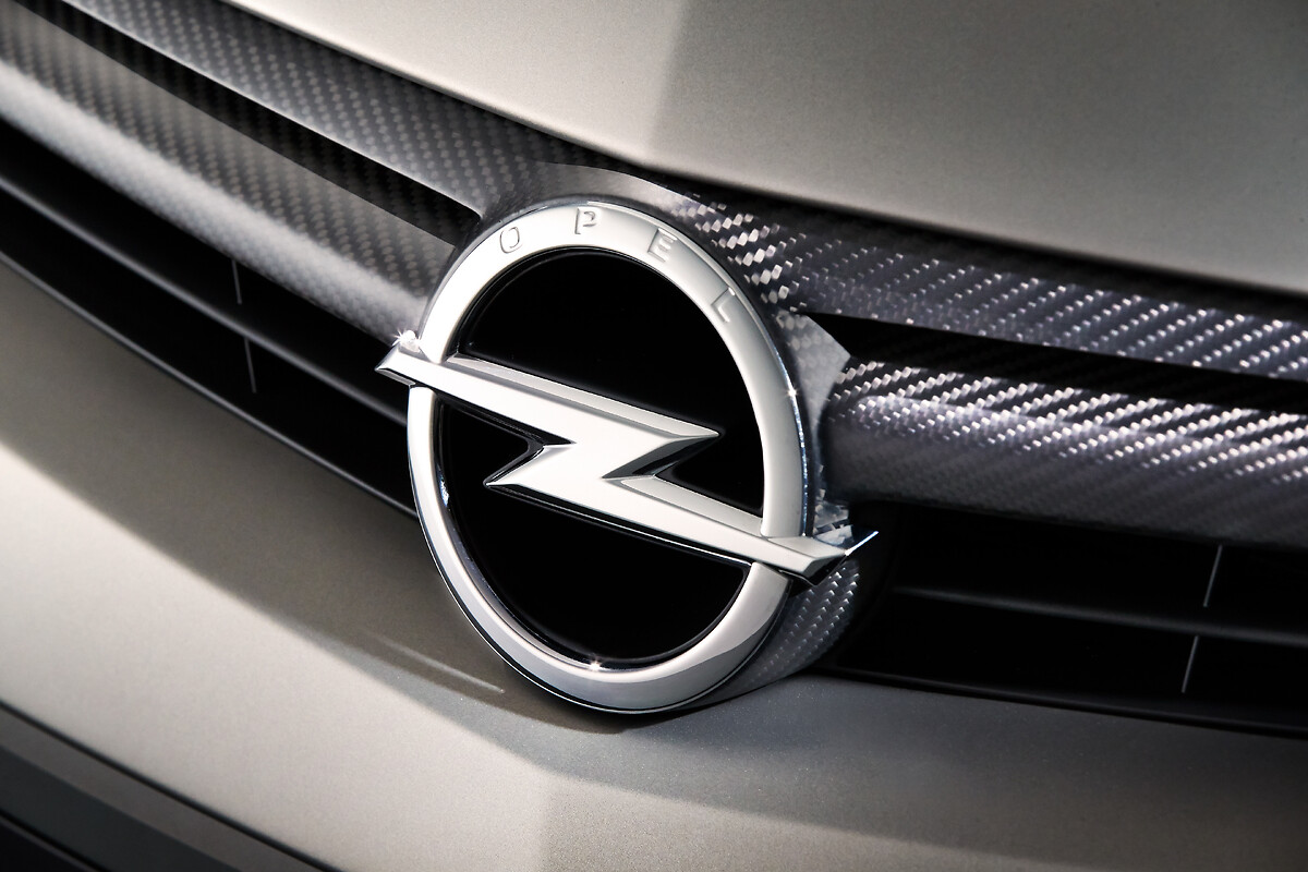 Legendary Logo: New Opel Mokka First to Feature New Flash, Opel