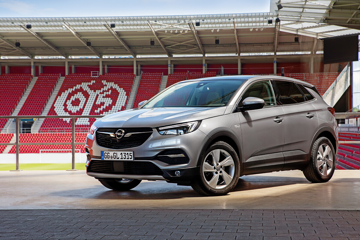 Powerful Car with Classy Features: The Athletic, Adventurous Opel Grandland  X, Opel