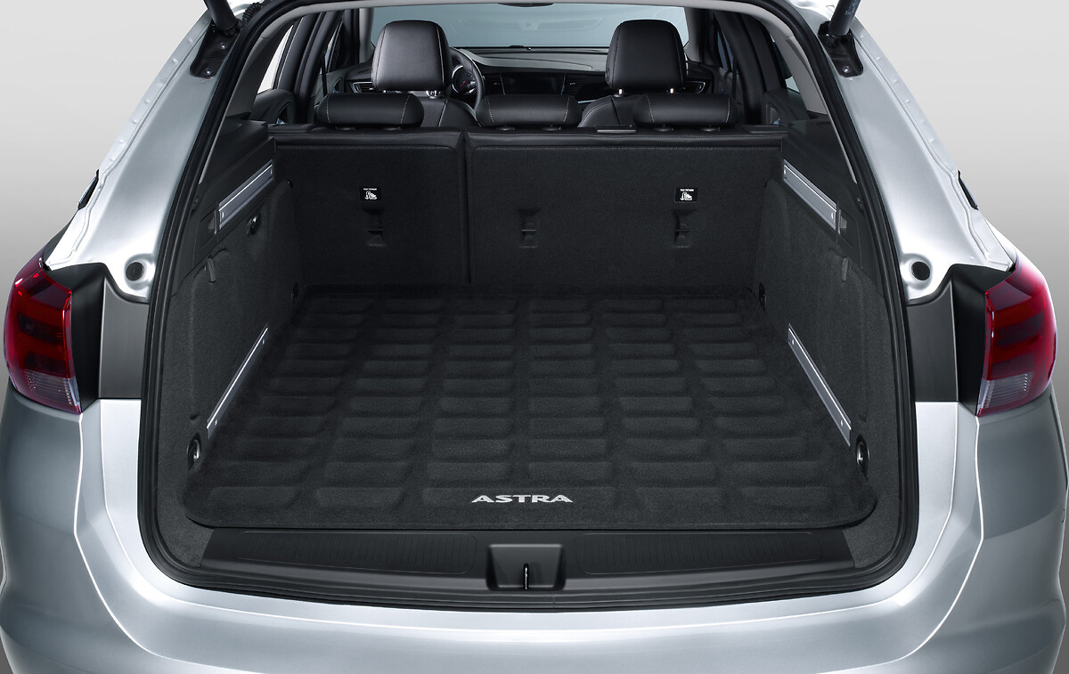 Hassle-free Travel with Opel Astra and Clever Accessories, Opel