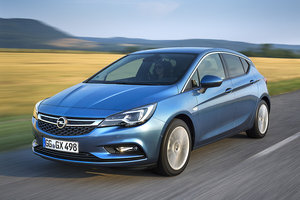 Hassle-free Travel with Opel Astra and Clever Accessories, Opel