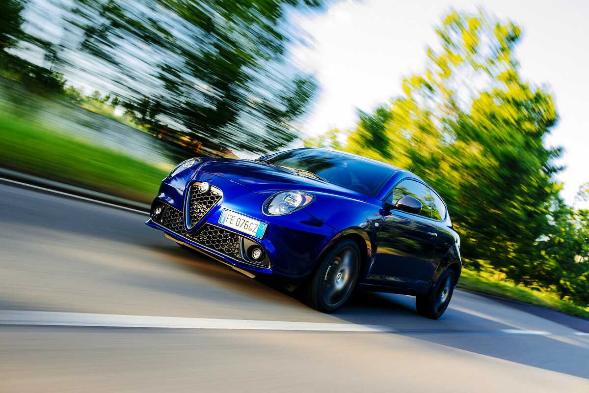 Alfa Romeo MiTo - Arrivano i nuovi Pack Tech e Carbon Look 