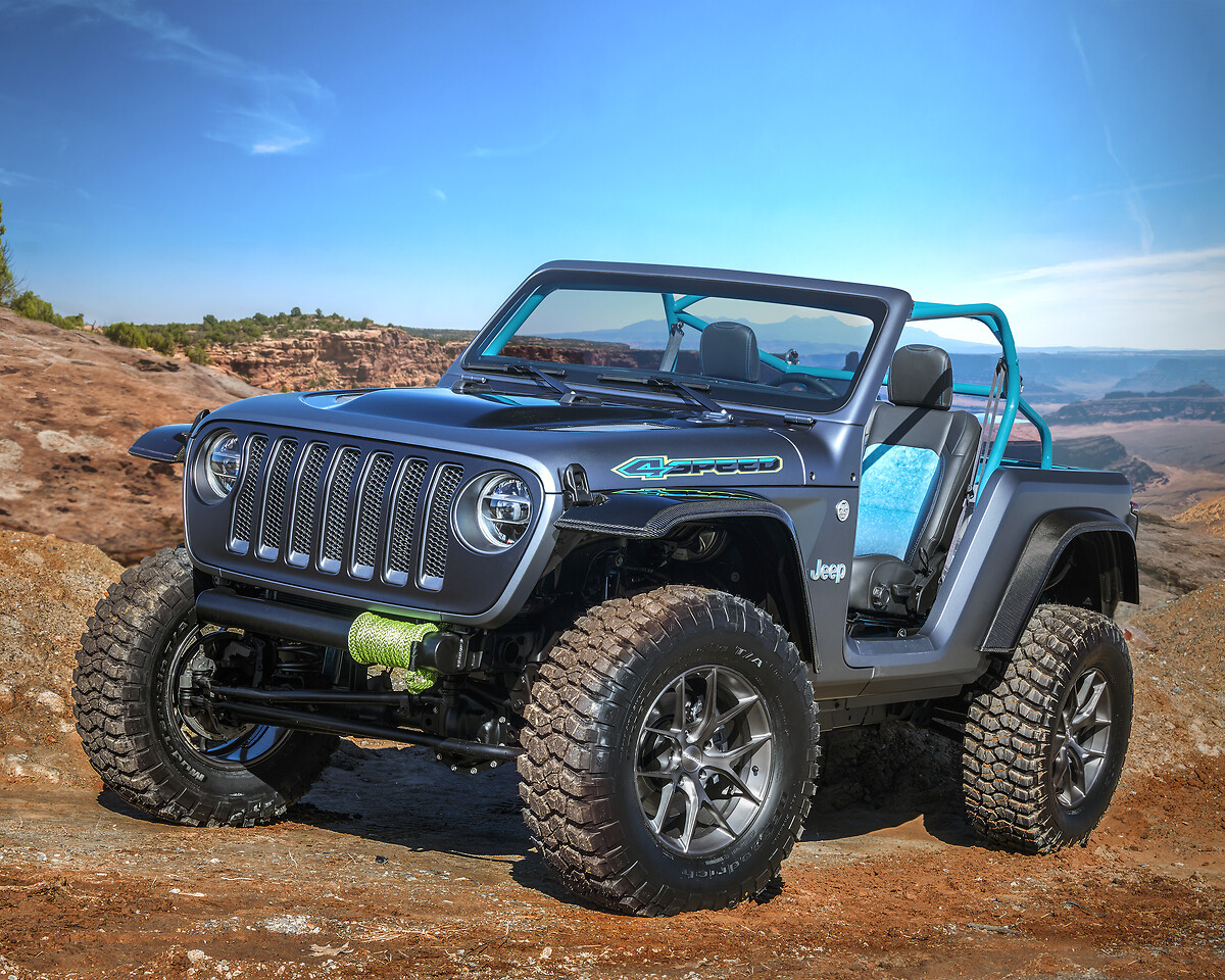人気ショップ Desert Scorpion Helicopter & Desert Jeep