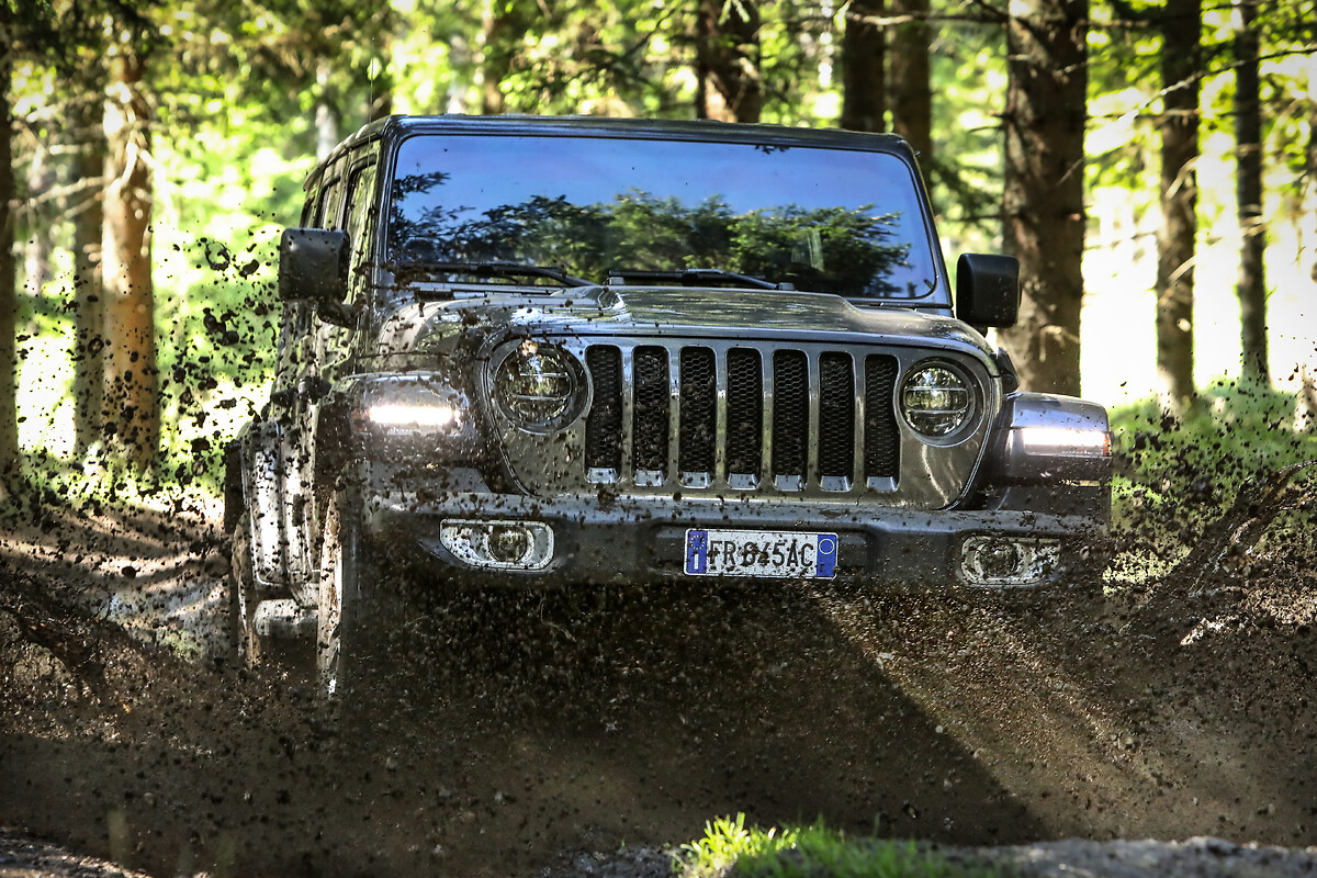 Истории джип. Jeep Wrangler Safari. Внедорожник на природе. Доброе утро джипе. Лучший внедорожник на каждый день.