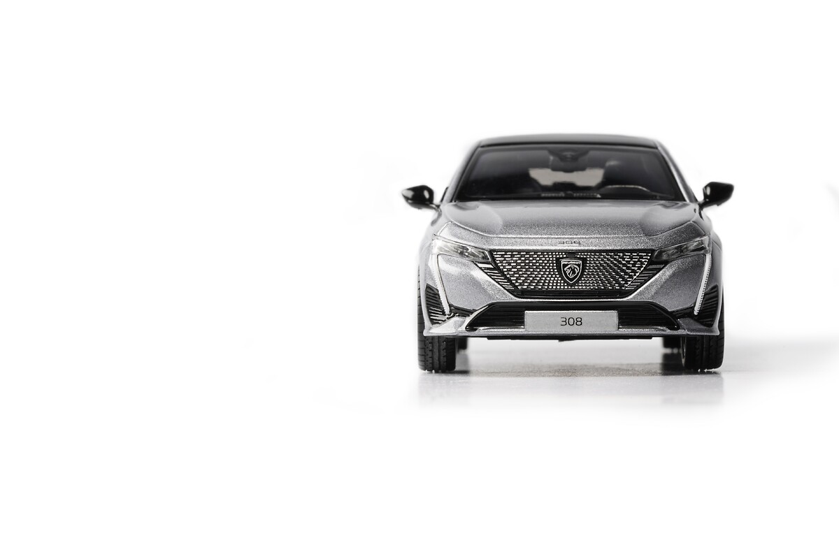 Gift idea! PEUGEOT presents the new 308 miniatures, Peugeot