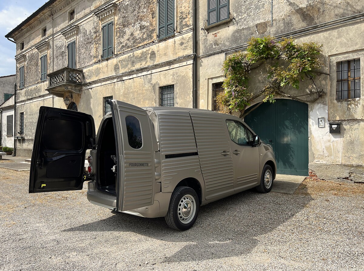 INSPIRED BY THE 2CV FOURGONNETTE, CITROËN BERLINGO GOES BACK IN TIME WITH  CASELANI, Citroën