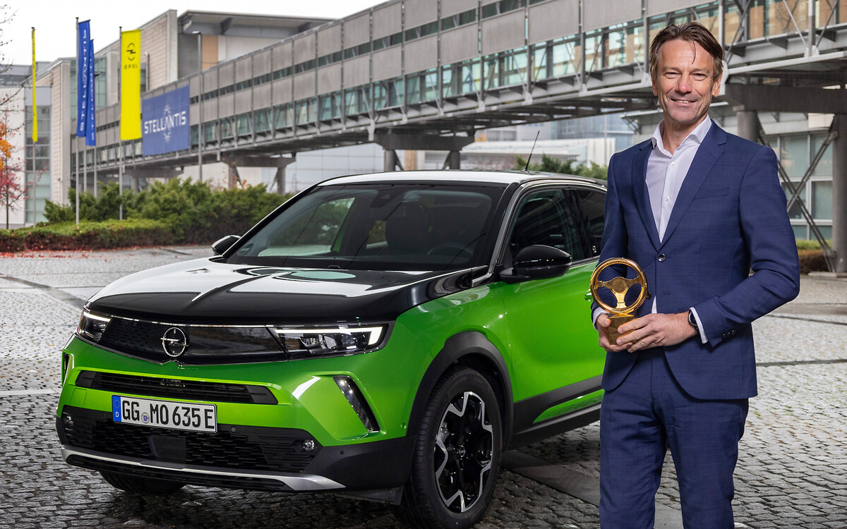Siegertyp: Neuer Opel Mokka-e gewinnt das „Goldene Lenkrad 2021“, Opel
