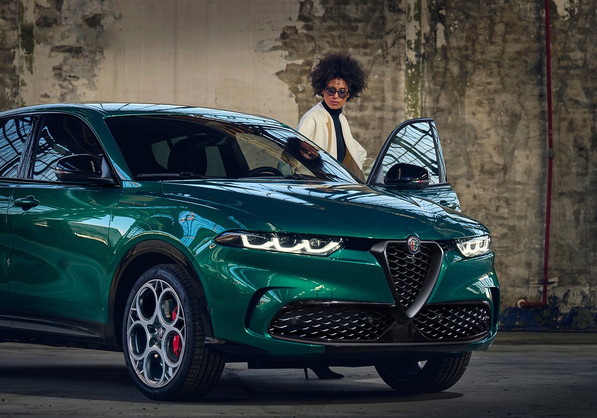 Alfa Romeo Tonale new on Autostile, official Alfa Romeo dealership: offers,  promotions, and car configurator.