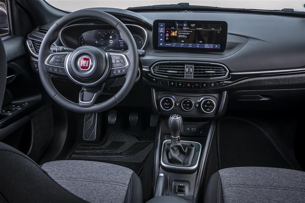 Marktstart für den neuen Fiat Tipo City Sport: Eine Fülle an Dynamik und  Technologie, Fiat