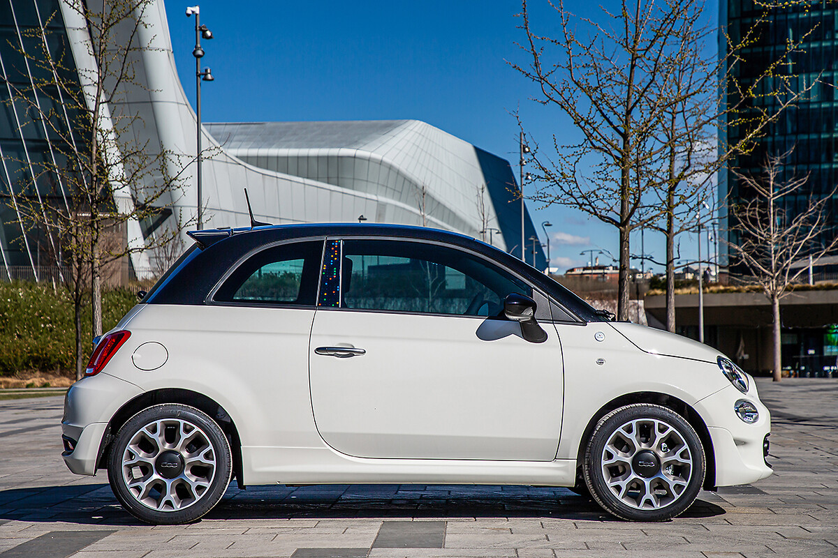 Neue Sondermodelle Fiat 500 Hey Google – die Technologie von Google trifft  auf den Stil der Modellfamilie Fiat 500, Fiat
