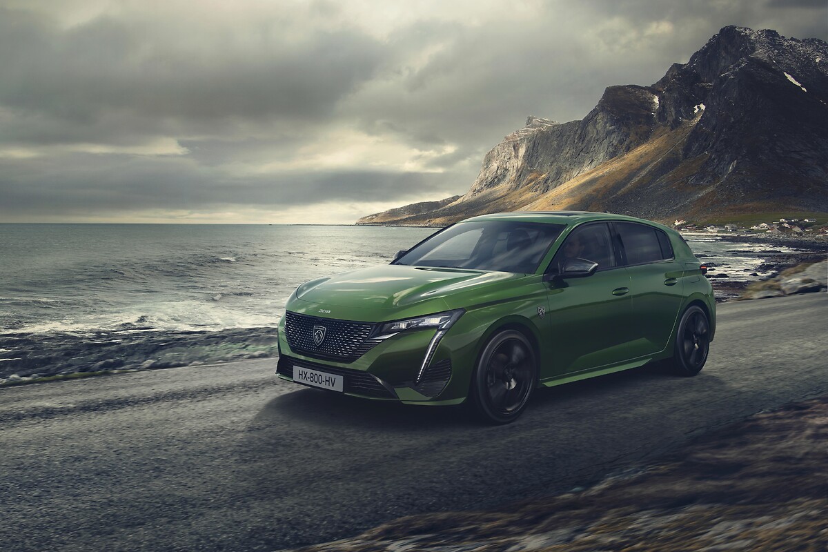 La nouvelle PEUGEOT 308 remporte le prix « Berline Business 2022 »