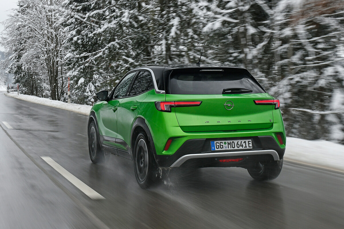 Wohlfühlfaktor serienmäßig: Mit dem Opel Mokka-e in den Schnee, Opel