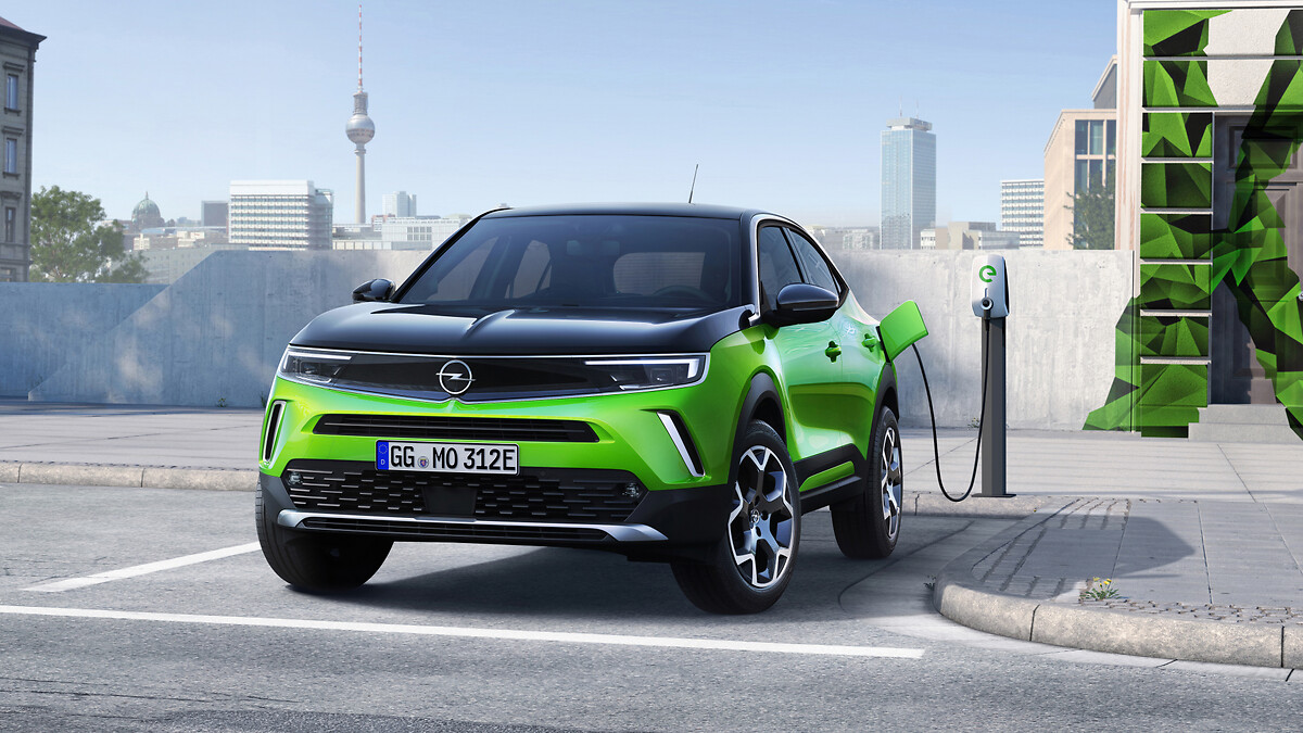 Lange Fahrten, kurze Pausen: 100-kW-Schnellladen mit Opel Mokka-e