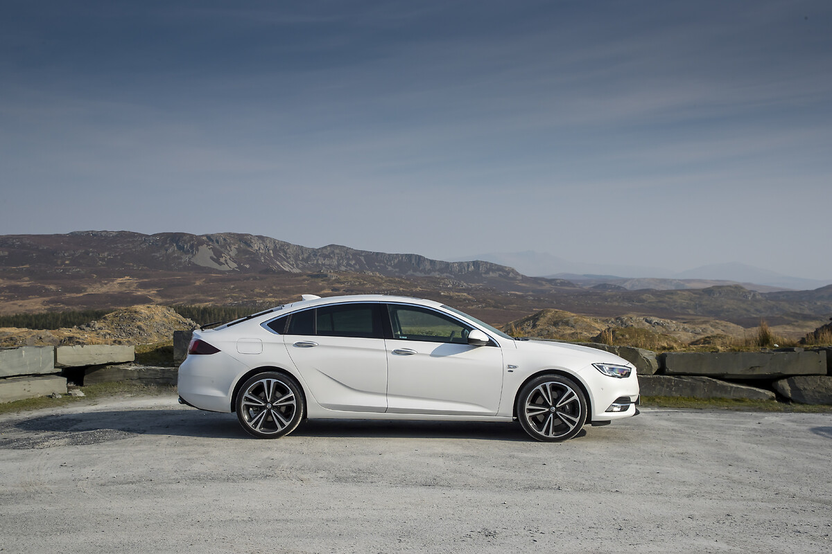 2020 Opel And Vauxhall Insignia Revealed With Minor Styling And Tech  Updates