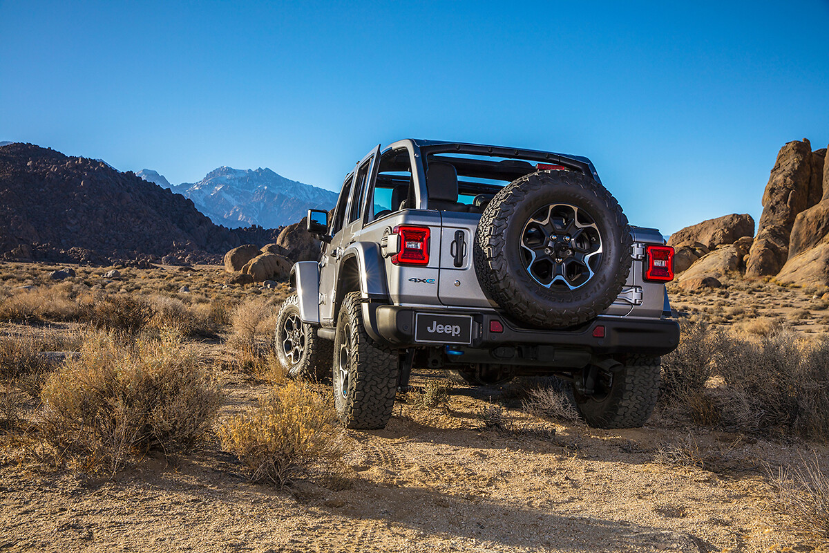 New Jeep® Wrangler 4xe Joins Renegade and Compass 4xe Models in Brand's  Global Electric Vehicle Lineup | Jeep | Stellantis