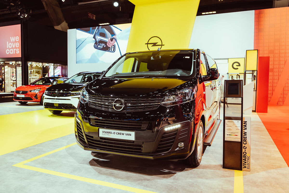 100 Percent Electrified: Opel CEO Florian Huettl Presents Four World Premieres in Brussels