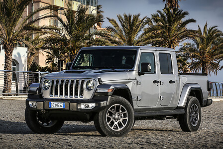 New Jeep® Gladiator, the innovative pickup blending tradition and