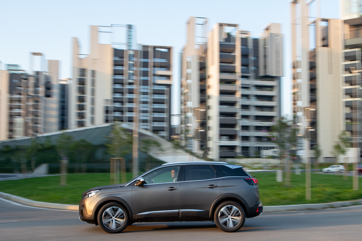 SUV PEUGEOT 3008 ANNIVERSARY UNA SERIE SPECIALE LIMITATA PER CELEBRARE I  SUCCESSI, Peugeot