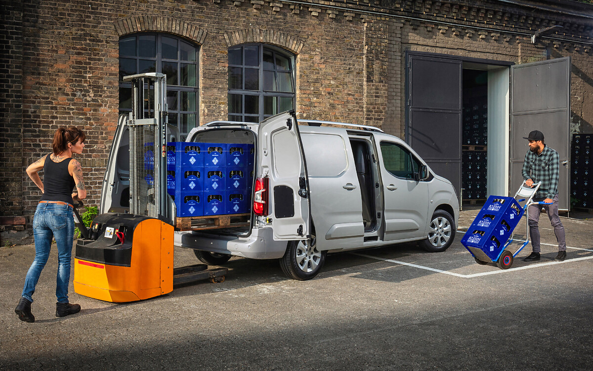 Opel with Two World Premieres at LCV IAA: New Combo Cargo and New Opel Combo  Life XL, Opel