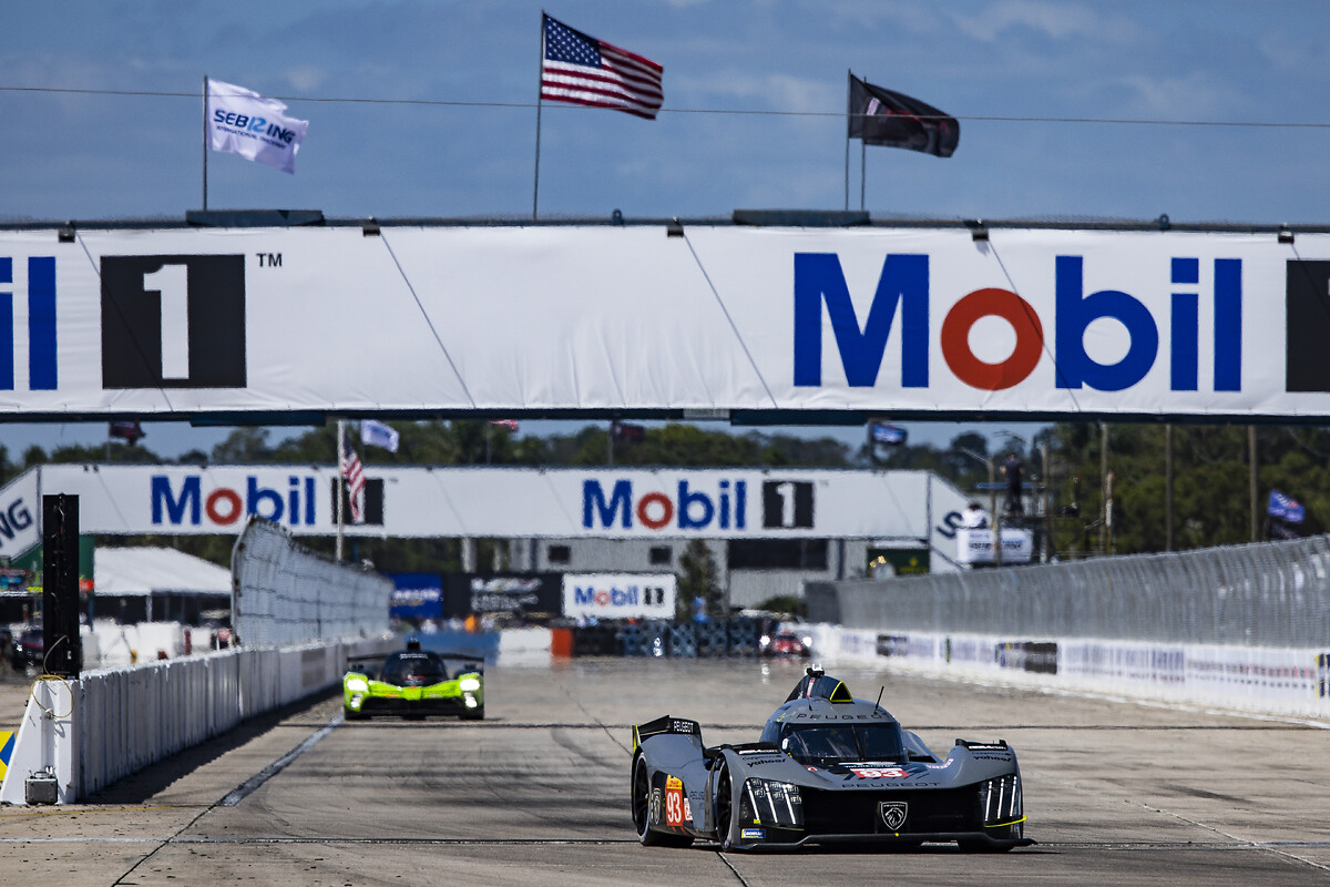 Peugeot 9X8 Hypercar WEC 1000 miglia sebring 2023