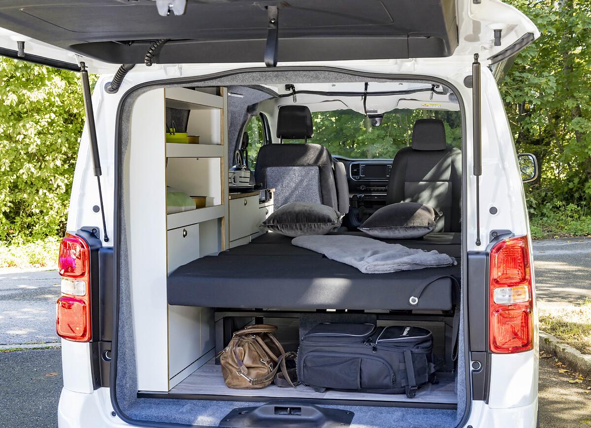 Ideal for Holidays: Opel Vivaro as an 'Alpincamper' Campervan, Opel