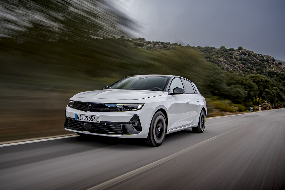 VAUXHALL GSe: DELIVERING COMFORT AND CONTROL 