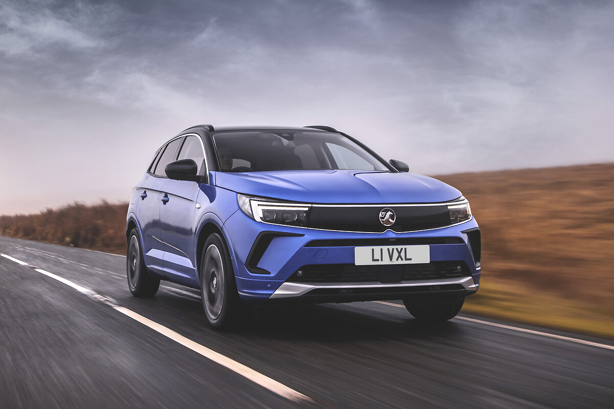 VAUXHALL GSe: DELIVERING COMFORT AND CONTROL 