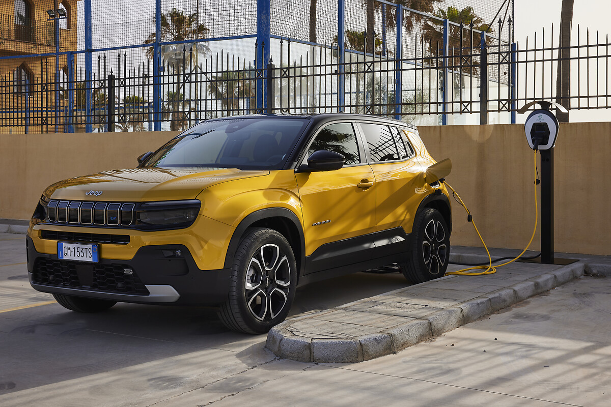 All new Jeep® Avenger unveiled in Paris, the first-ever fully