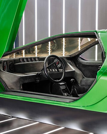 Alfa Romeo Carabo concept car features at launch of LARUSMIANI