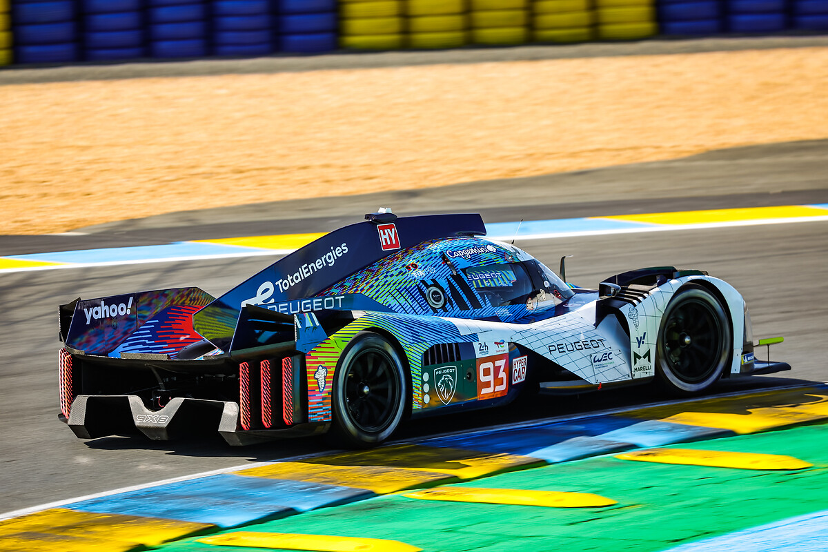 First laps at Le Mans for Team Peugeot TotalEnergies | Peugeot