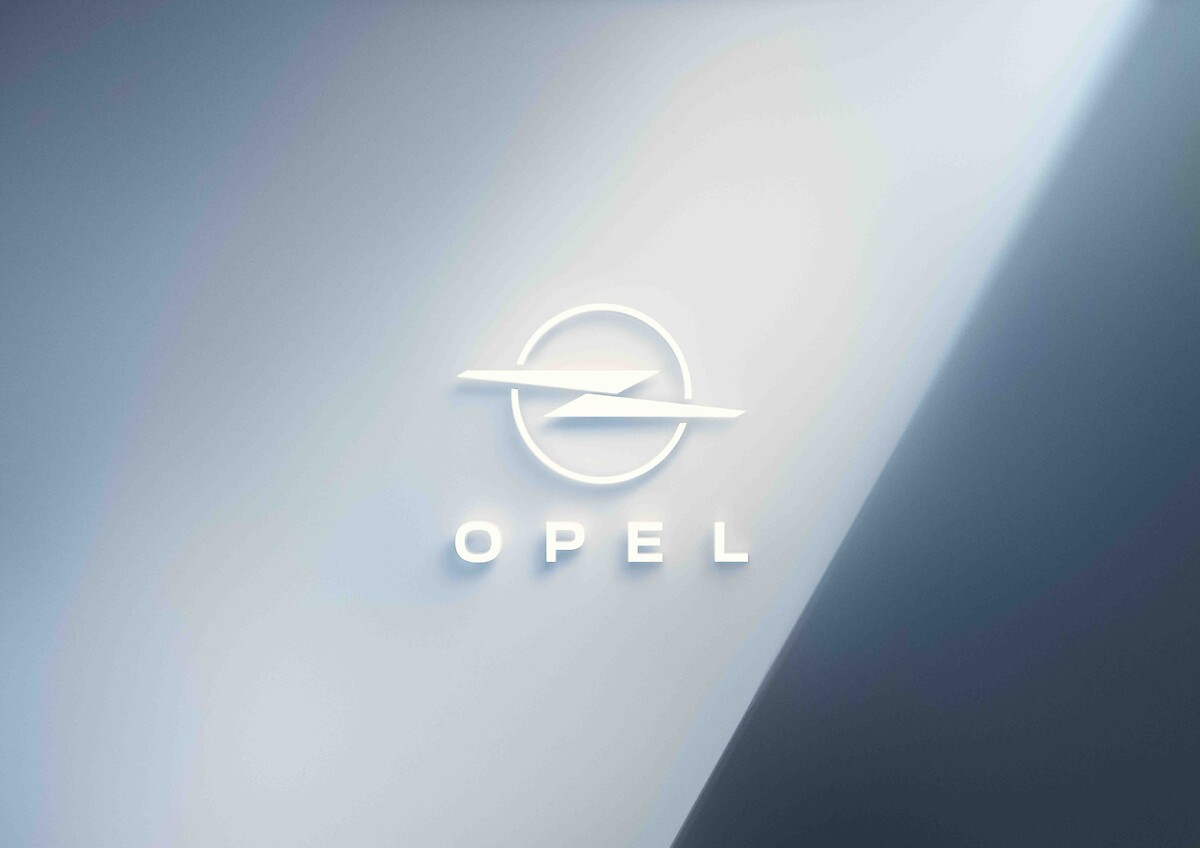 Opel Unveils New Iconic ‘Blitz’ Emblem