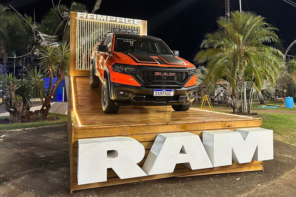 Ram 1500 e 2500 em exposição na Festa do Peão de Boiadeiro de Barretos