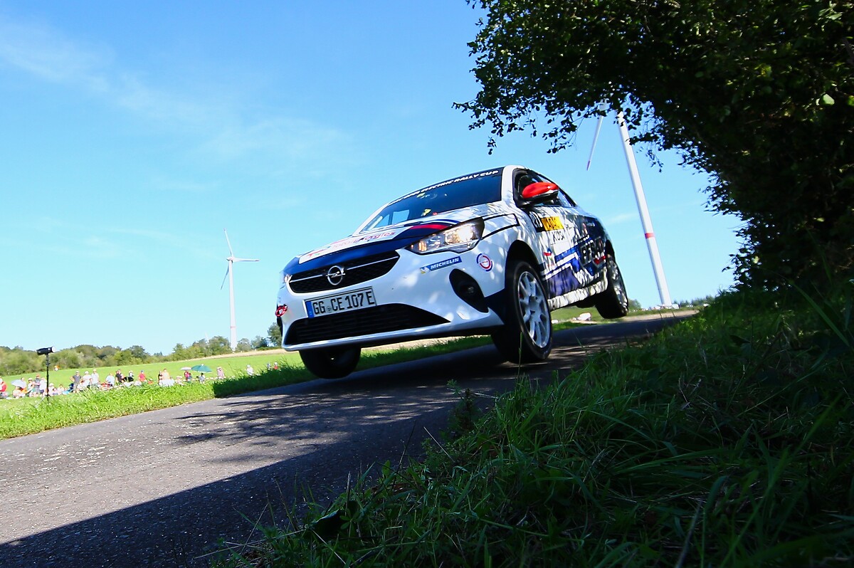 Opel Corsa Rally Electric: Elektrisierender Wettkampf vor traumhafter Alpen-Kulisse