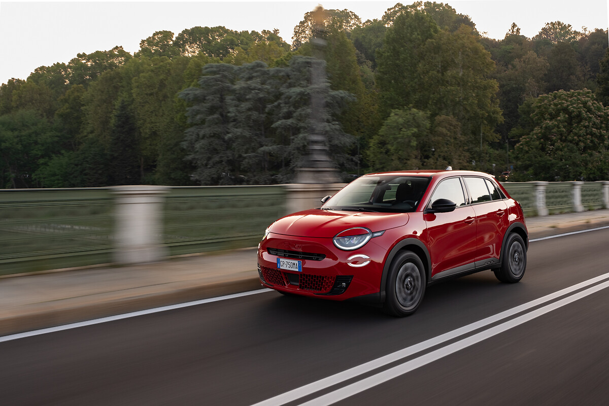 La Fiat 600e festeggia la prima svizzera all'Auto Zürich, Fiat