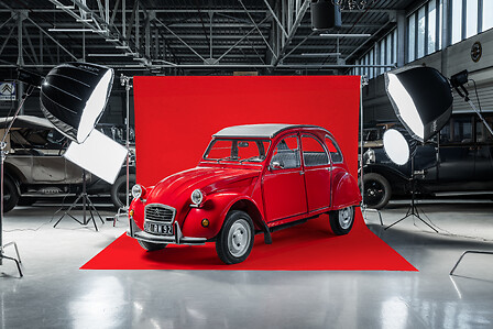 The Citroën 2CV celebrates its 75th birthday: we tell you all about its  history
