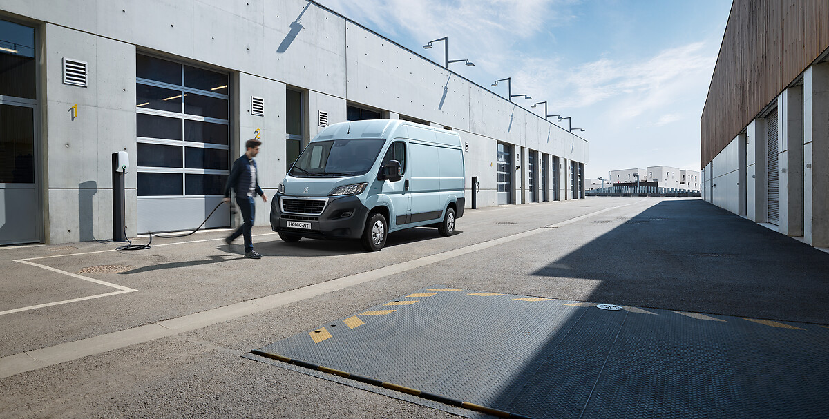 PEUGEOT_BOXER_2006KL004.jpg