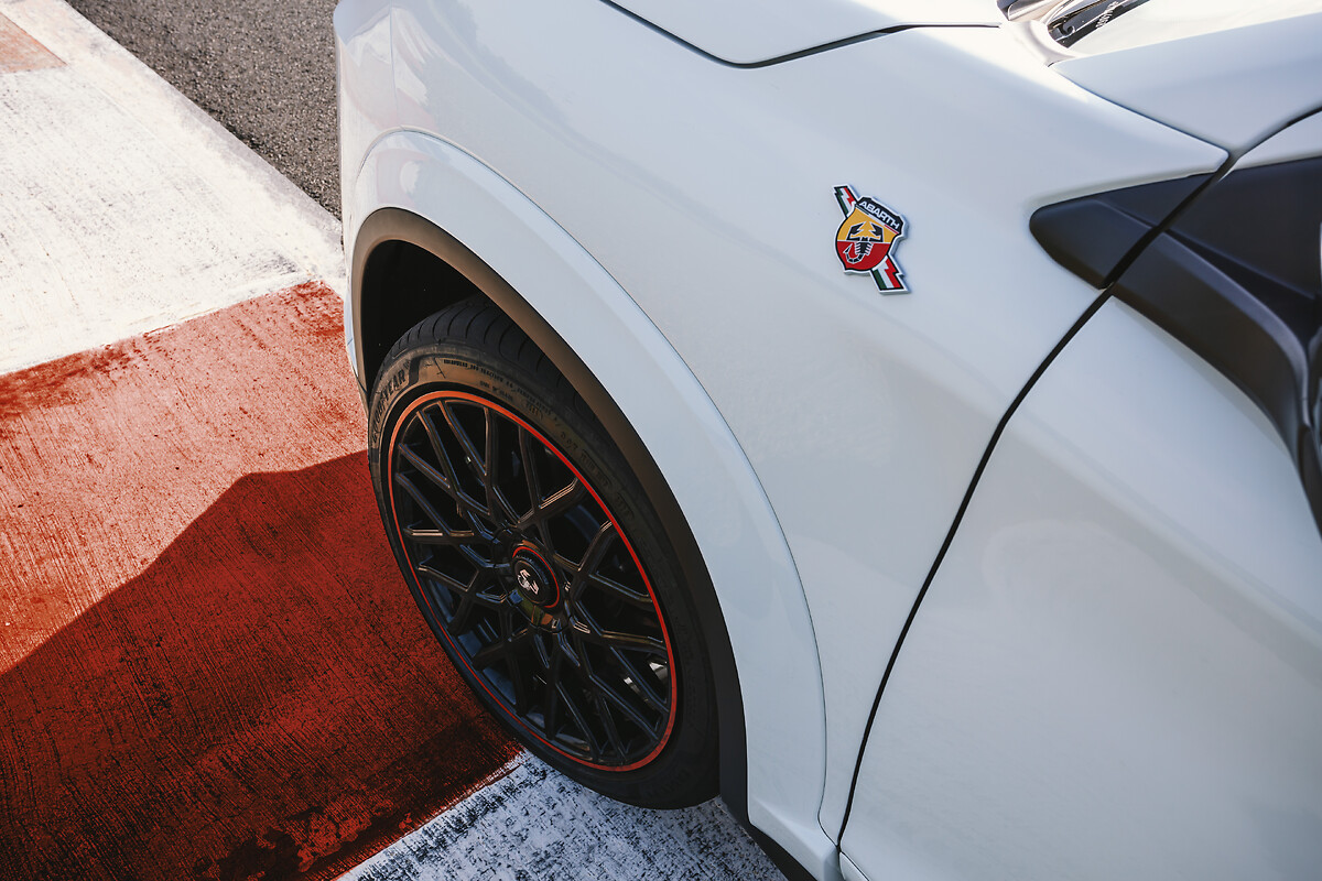 2. Fastback_Abarth_Amb_016