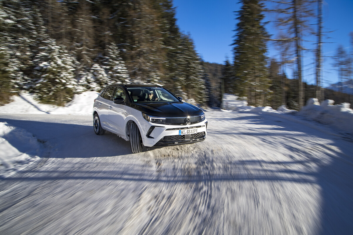 Opel Astra&Grandland_2023