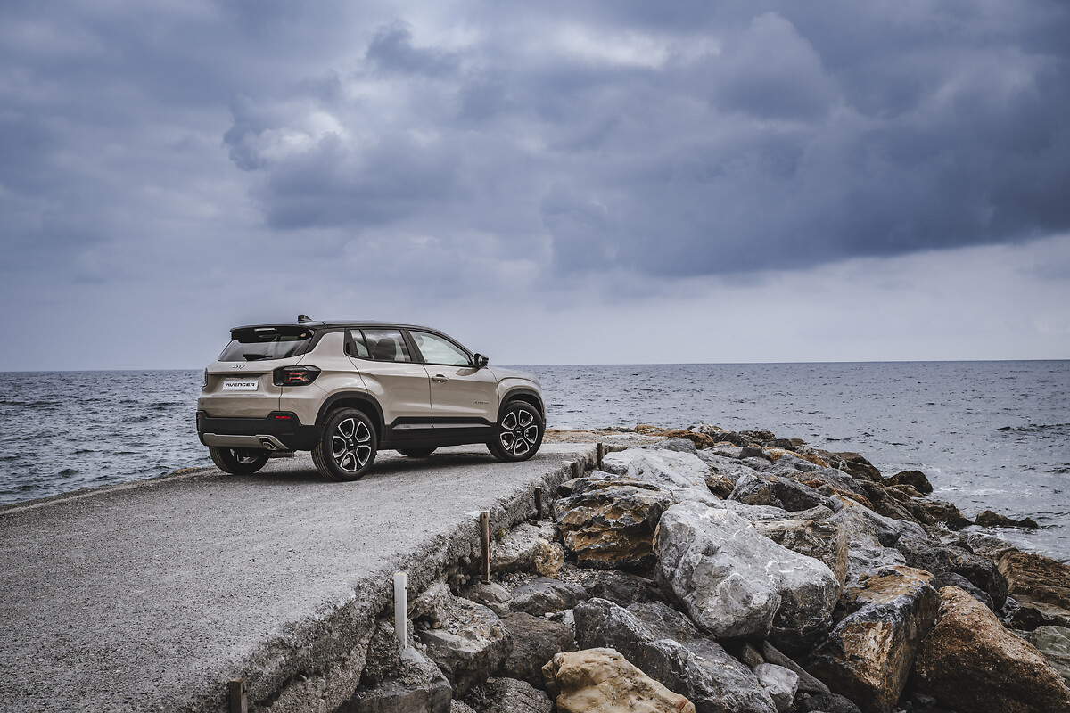 Jeep Avenger electric SUV to make market debut in Europe - TechStory