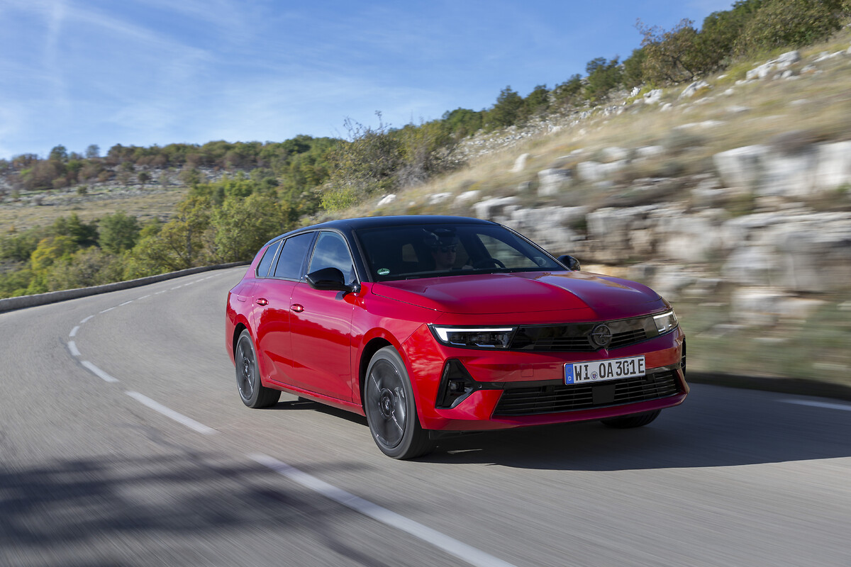Opel Astra Sports Tourer Electric