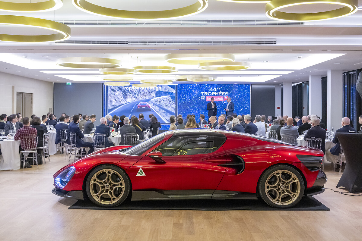 33 Stradale - Premio de diseño de revista de automóviles