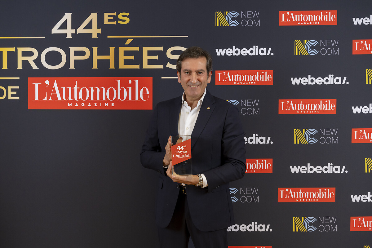 33 Stradale - Premio de diseño de revista de automóviles