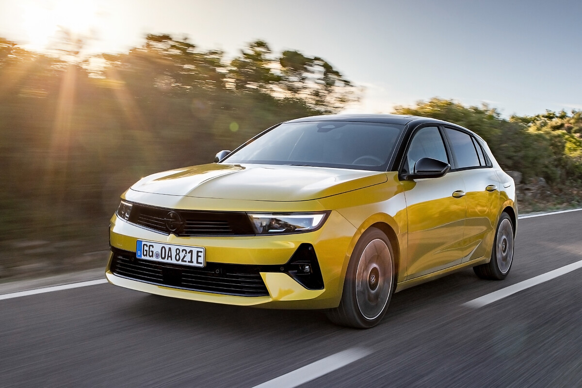 Opel Astra Hybrid