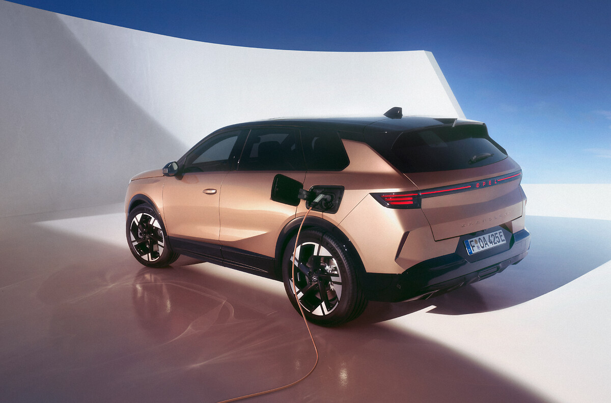 Opel Unveils Stunning Next Generation Grandland SUV Opel Stellantis