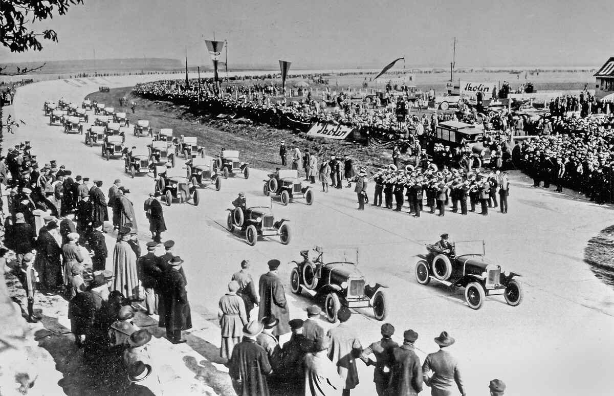 A Car for Everyone: The Opel Laubfrosch Rolls Off the