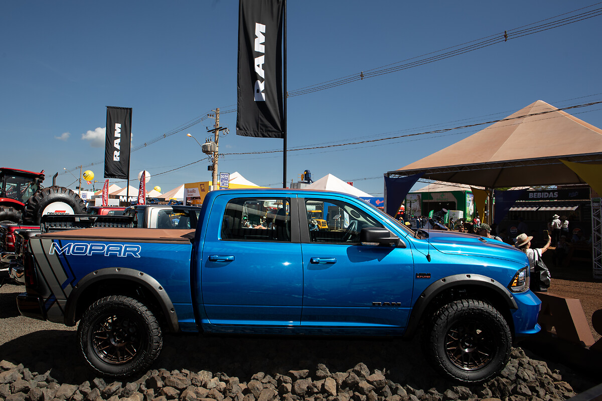 Audi e-tron Gets More Trims Options In The UK, image size:1200x800