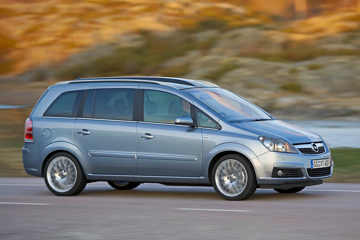 Compact Van Pioneer The Opel Zafira Celebrated its World Premiere 25 Years Ago Opel Stellantis