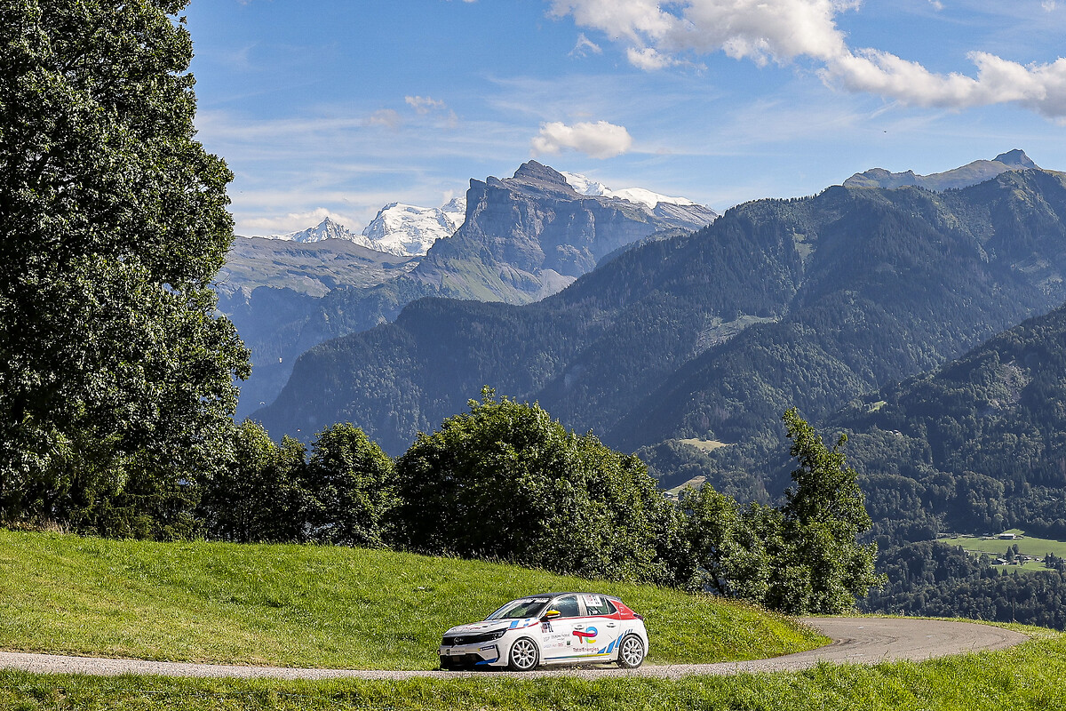 Le Opel Corsa elettriche da rally ai piedi del Monte Bianco